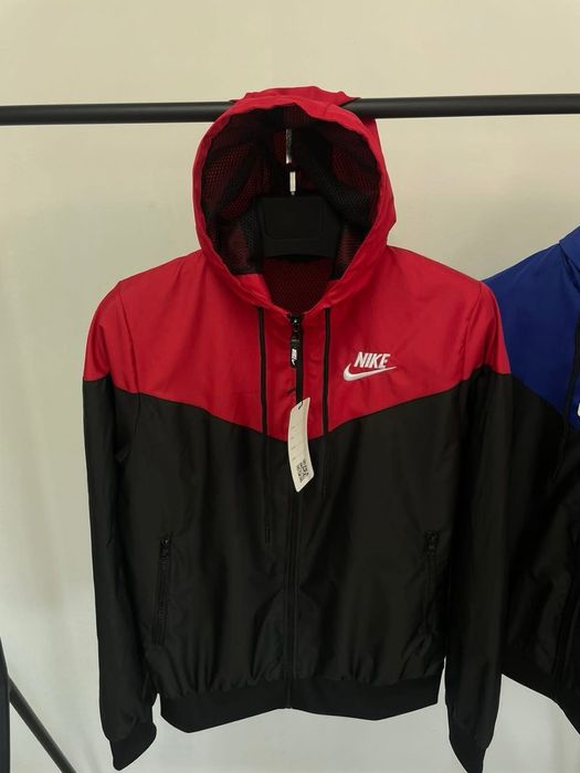 Мъжки спортни ветровки бродирано /или гумирано лого