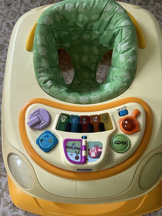 Продам детские ходунки Chicco