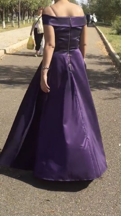 Вечерние платья одевала 1 раз