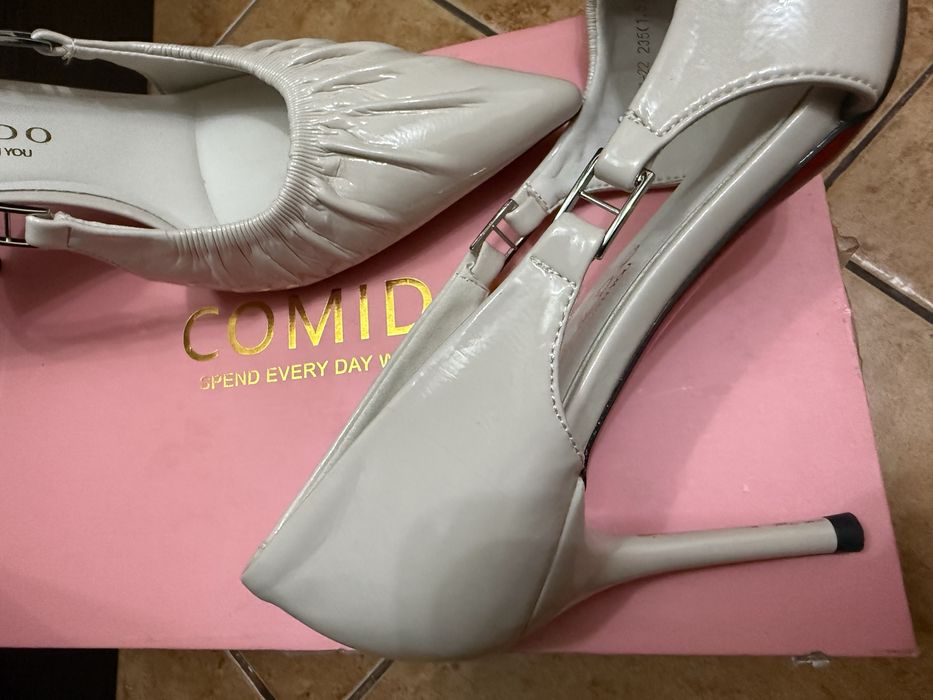 Продам женскую обувь