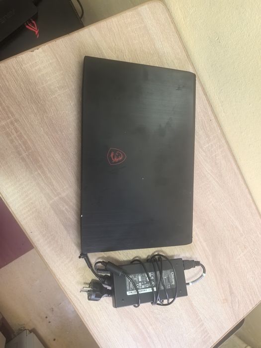 Leptop gaming MSI 17.3 ing i7 10750H model:MS-17F3