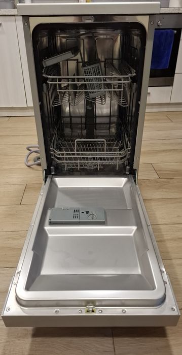 Продавам Съдомиялна машина Arielli ADW8-7636VN Silver, 45см