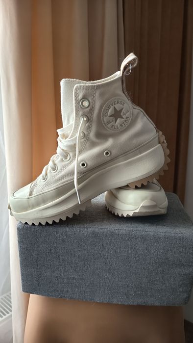 Converse Run Star Hike