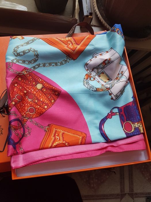 Платок от Hermes. Новый.