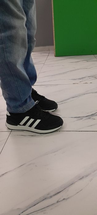 Продаю мужской кроссовки