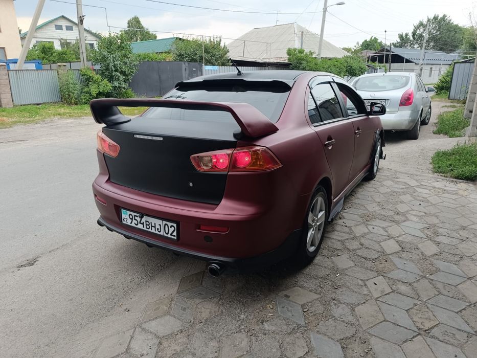 Продам машину LANSER X