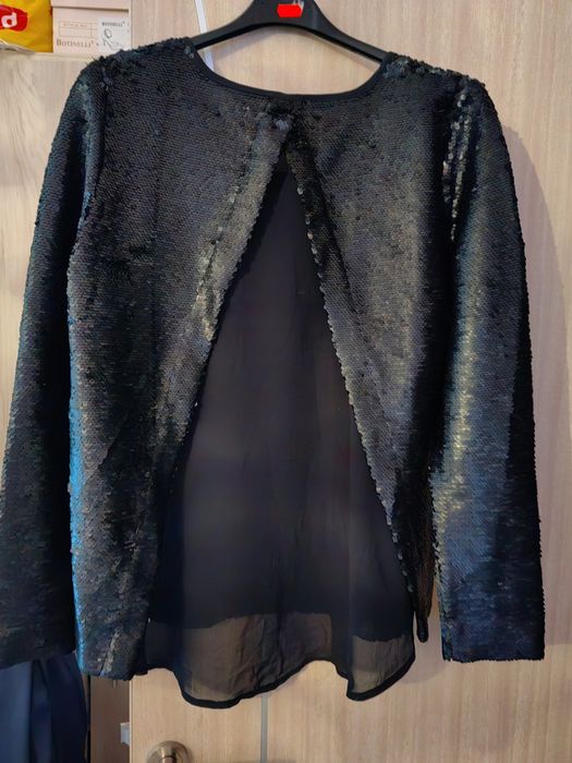 Дамскаи блузи различни размери НОВИ