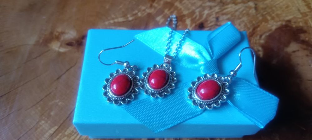 Елегантен Комплект Бижута: Обеци и Колие от Цинкова Сплав с Синьо-Лилав Флорален Принт, Универсални Аксесоари за Жени