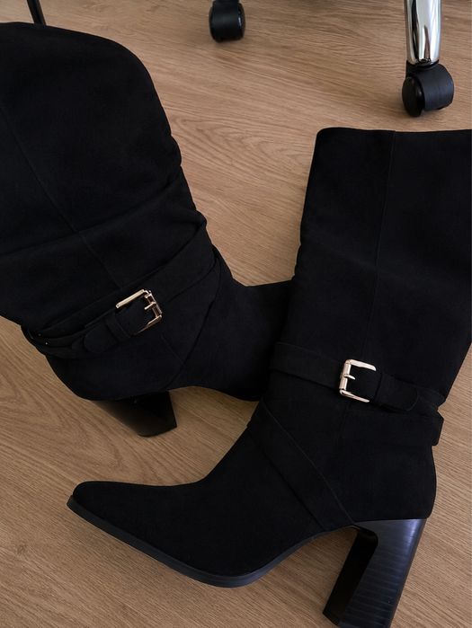 Tocuri negre marimea 39,5