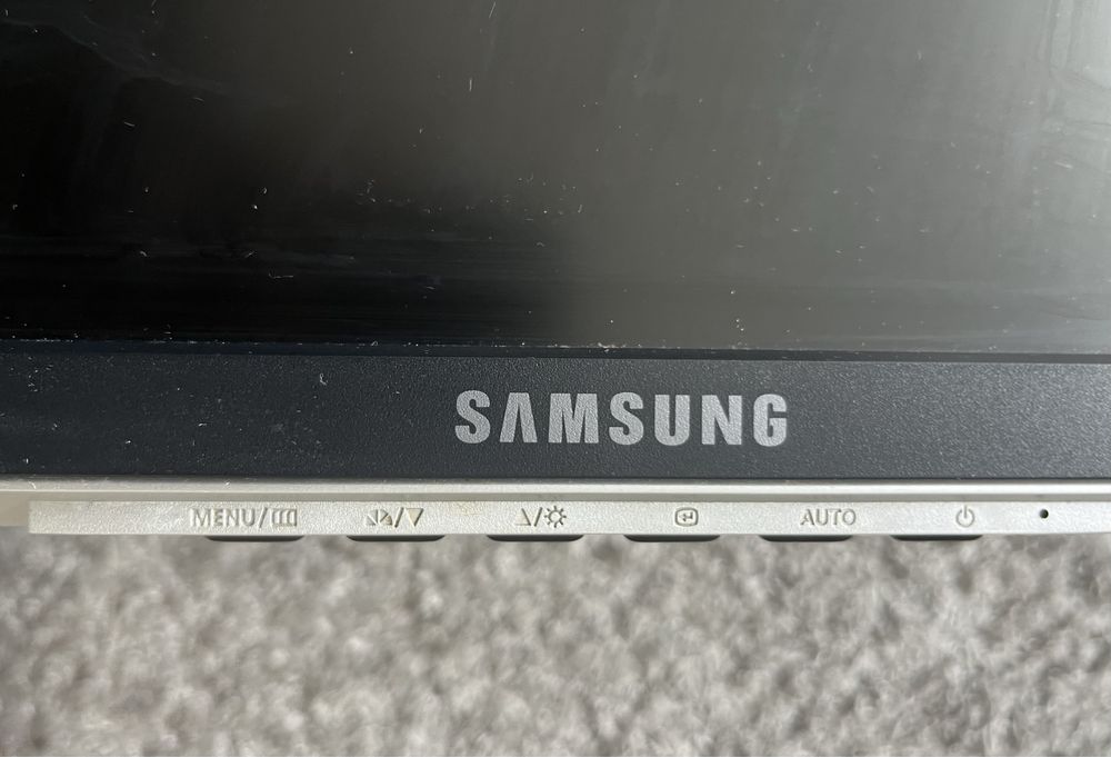 Монитор Samsung 730BF Монитор Самсунг