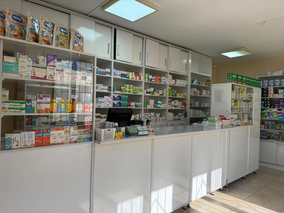 Продается аптечную мебель