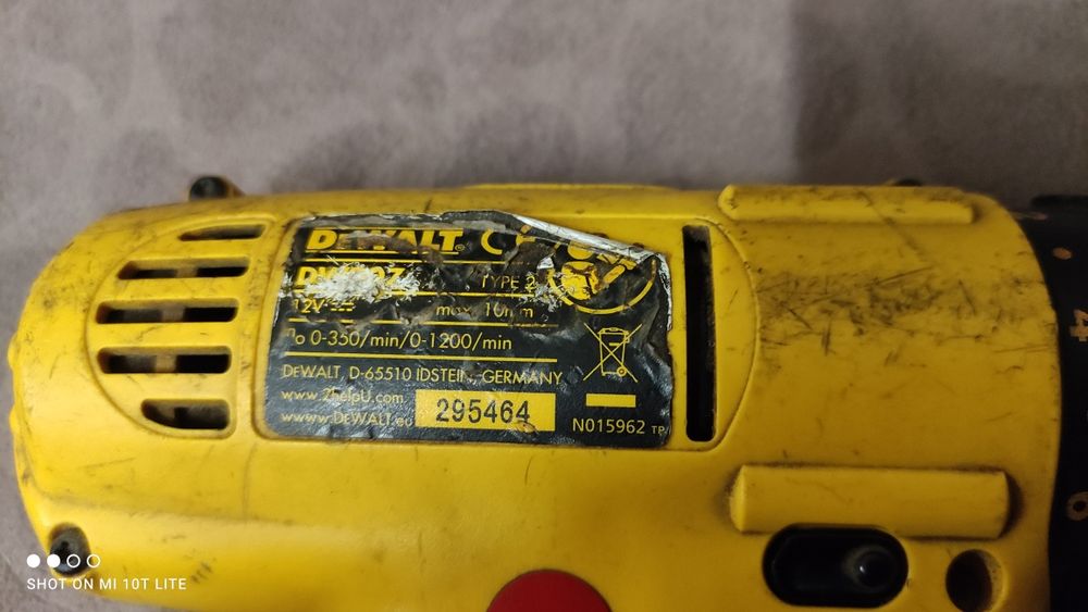 Винтоверт DeWalt с преход и преправена батерия