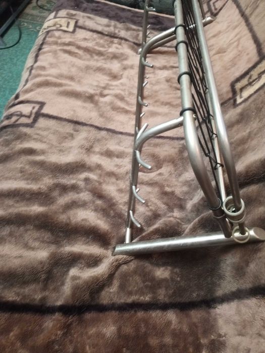 Продам вешалку в прихожую