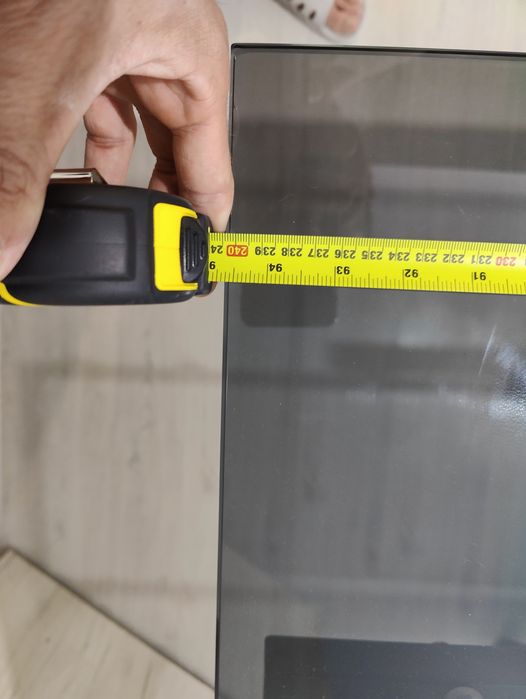Masa extensibila sticla securizata fumurie + cadru metalic negru (240 cm)