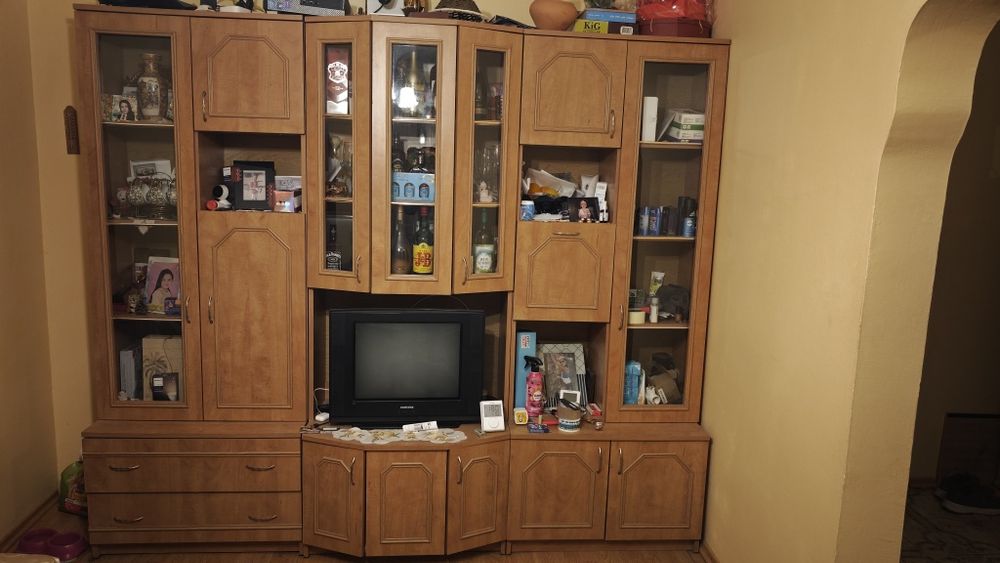 Mobilă sufragerie 240 cm – stare bună – spațioasă
