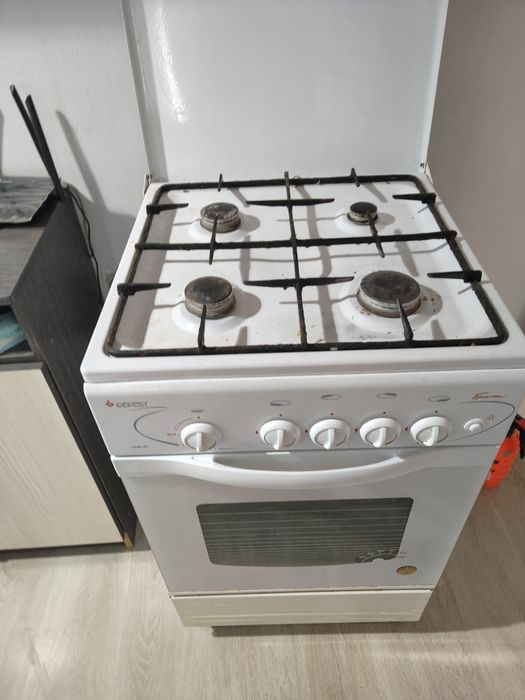 Продам газовую плиту
