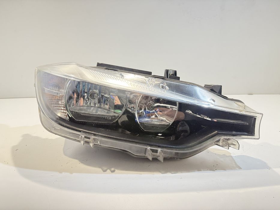 Продаваме десен фейслифт фар за БМВ Ф30 Ф31/facelift BMW F30 F31