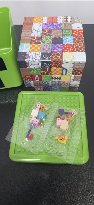 Set cuburi magnetice + cutie depozitare Minecraft Creeper/ TNT + figurine