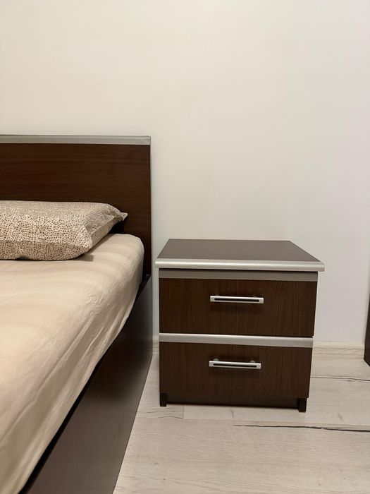 Mobila completa dormitor (pat + saltea + dulap + comoda + 2 noptiere)