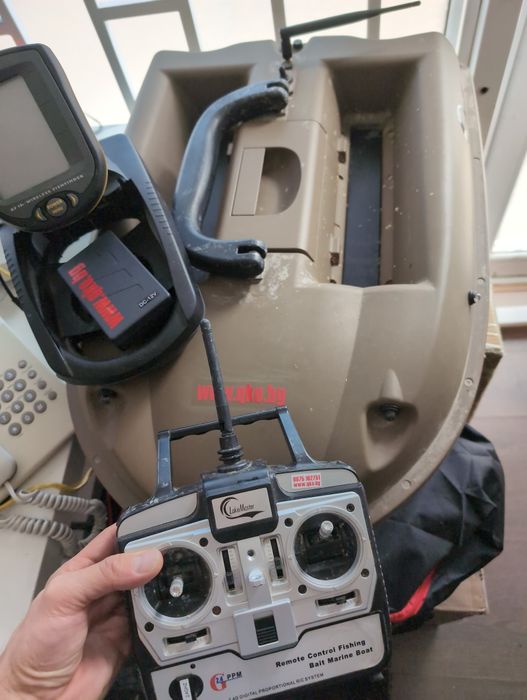 Лодка за захранка Lake Master M2