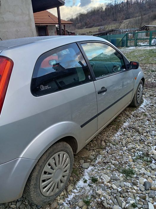 Se vinde Ford Fiesta