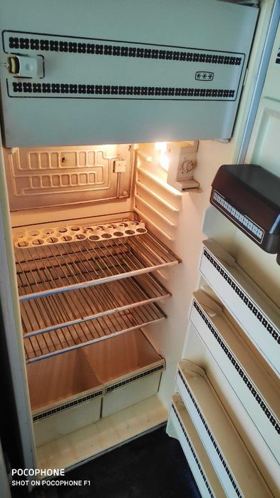 Холодильник  Бирюса