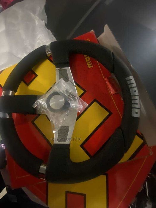 Оригинален, спортен волан MOMO, Italy