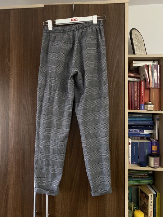 Pantaloni bershka s