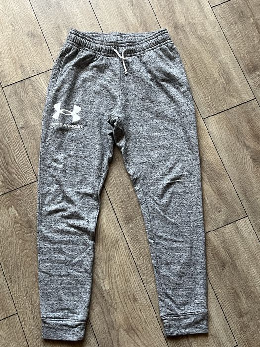 Under Armour USA  : спортно долнище размер М / Оригинал