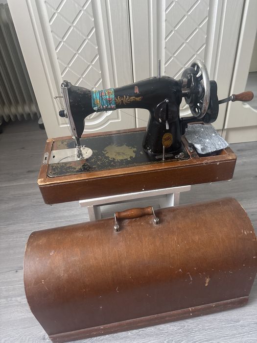 Швейная машинка .