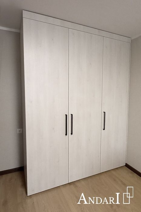 Шкаф прихожий. Шкафы