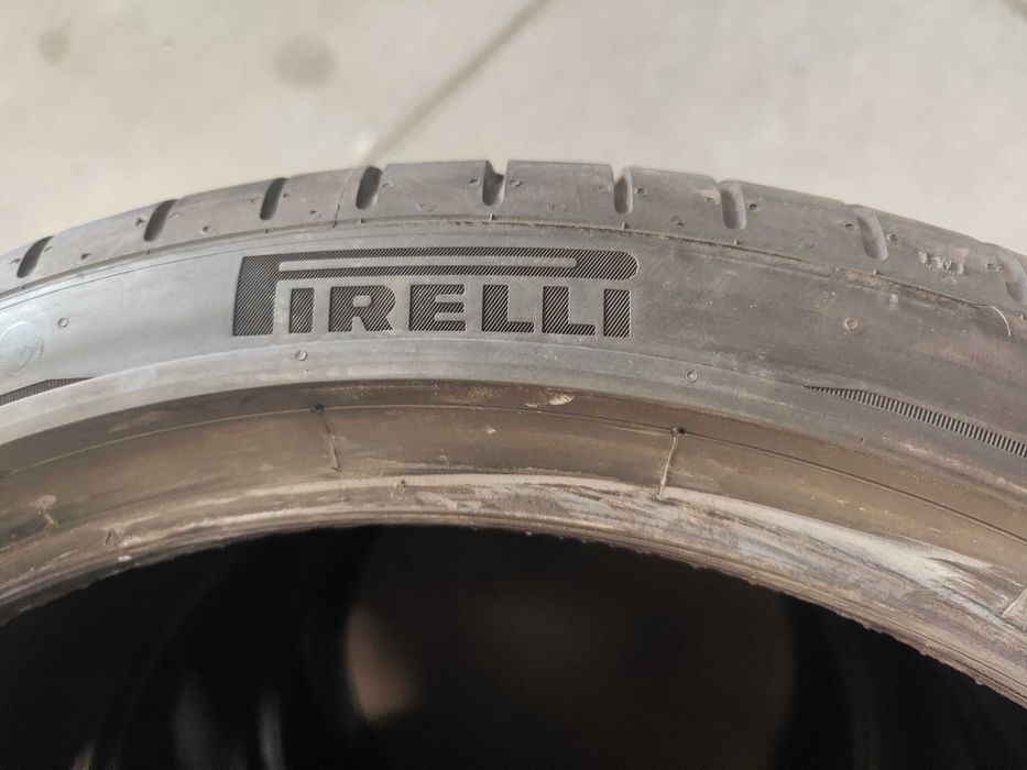 2бр. летни гуми 225/40/19 Pirelli