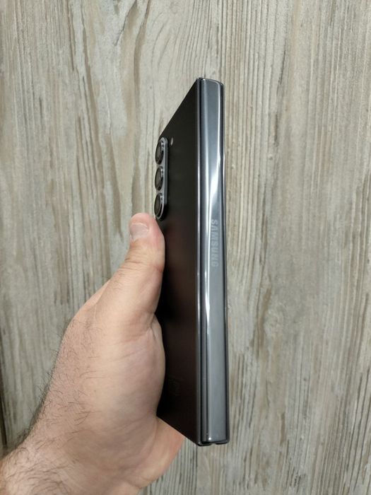 Samsung galaxy z fold 5