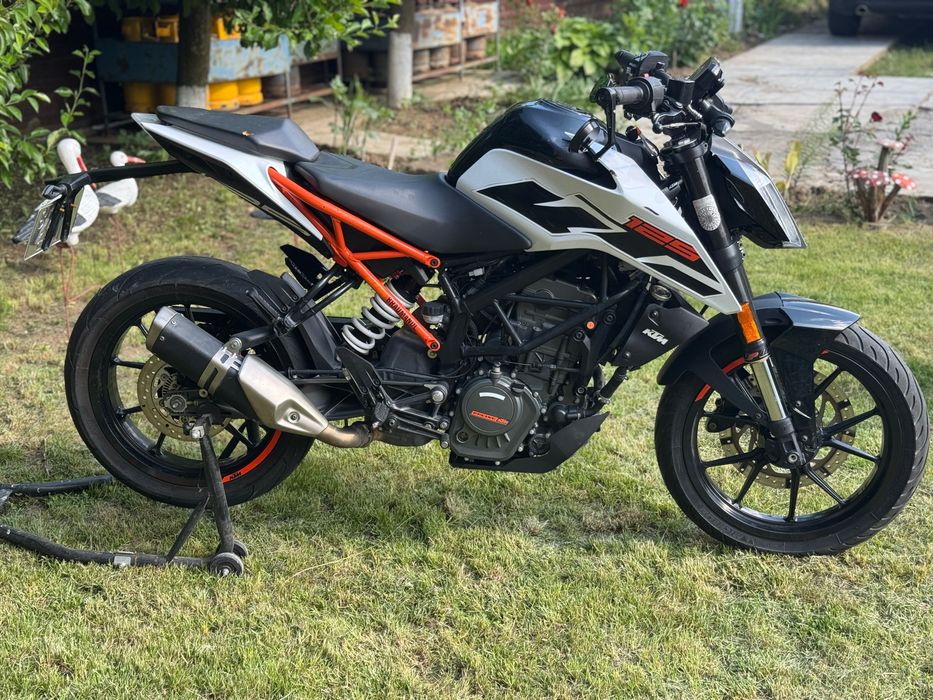 Vând KTM duke 125 2017