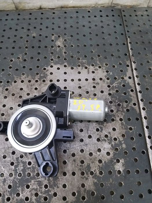Motoras macara stanga spate mercedes b class w247 a0009060808