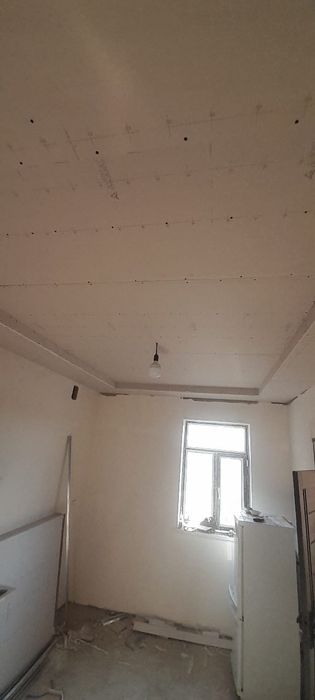 Мелкий робот Шпаклёвка обойный работу делаем  Шпаклёвка обой  ишларн