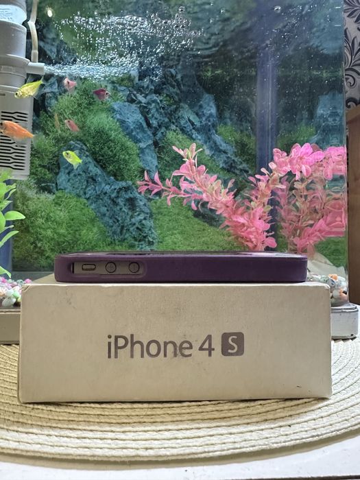 Продам iPhone 4s White 16 ГБ
