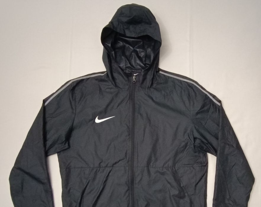 Nike Rain Jacket оригинално яке L Найк спорт ветровка