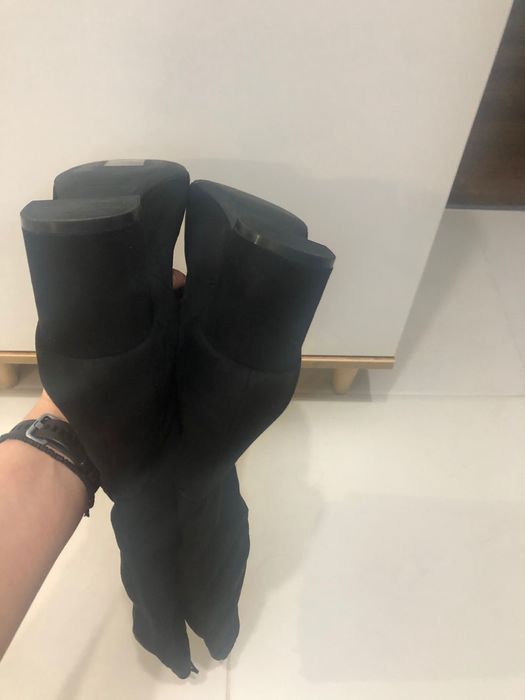 Cizme înalte cu toc mic