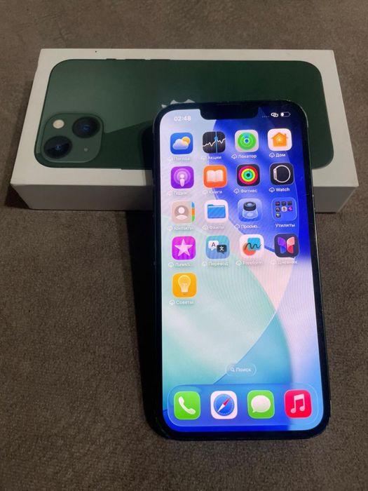   iPhone  13  