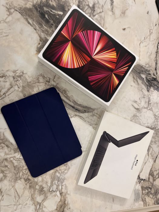 Ipad pro 11 inch (Wi-Fi+Cellular) + Magic Keyboard