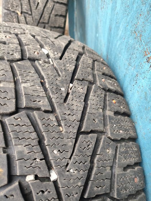 Продам зимние шины 18 диам.