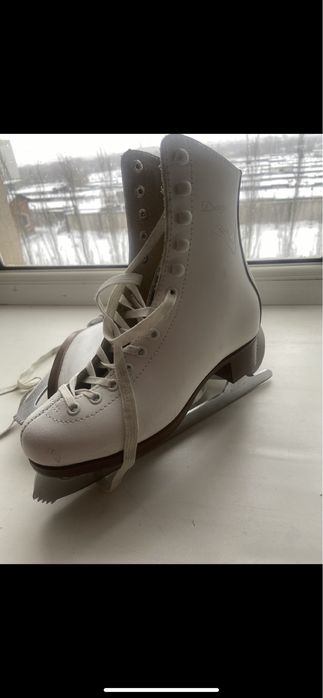 Коньки для фигурного катания