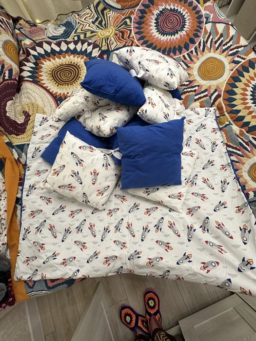 Продам одеяльце и подушки