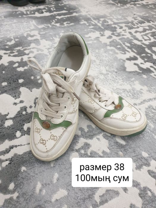 Ботинки продаётся