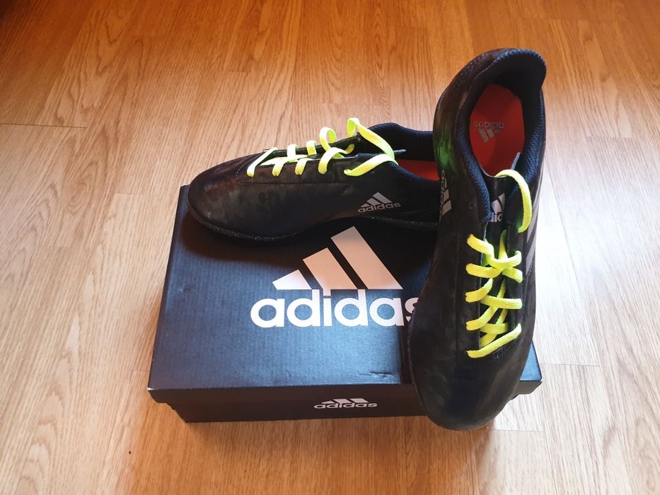 Ghete teren sintetic Noi Originali!