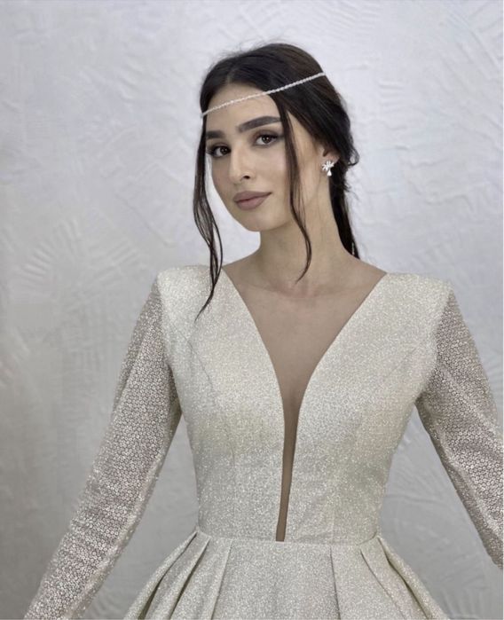 Продам свадебное глиттерное платье