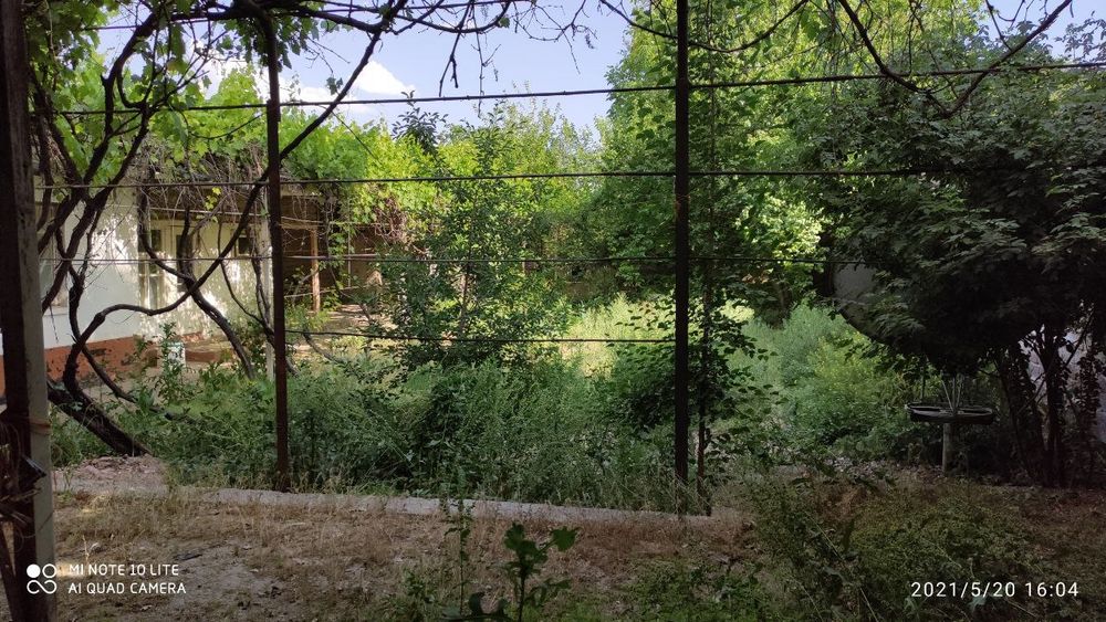 Продаётся участок с двумя домами, г.Нурафшон 10.7 сот.