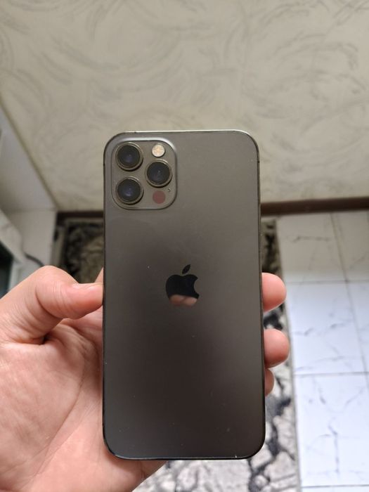 iphone 12 pro holati yaxshi faqat kamera  batarya almashgan arginaliga