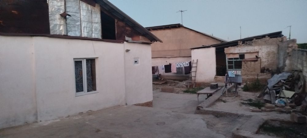 Hovli uy sotiladi 87.000$ kami bor